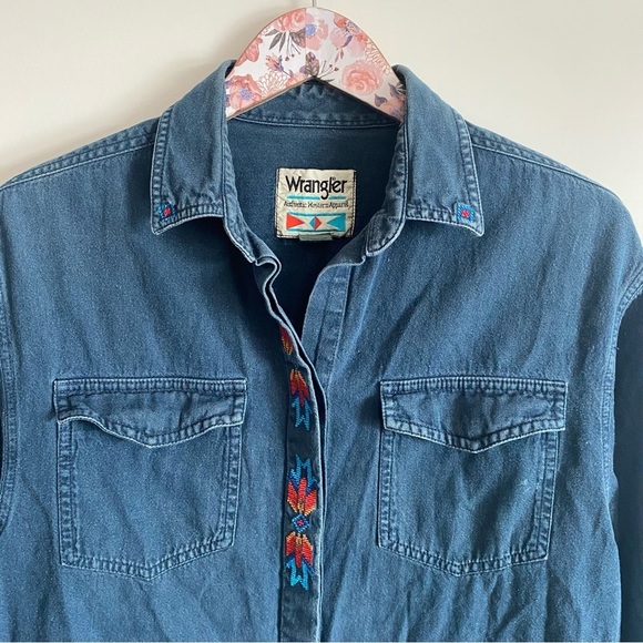 Vintage Wrangler Blue Aztec Embroidered Denim Shirt! Size Large - Picture 2 of 10